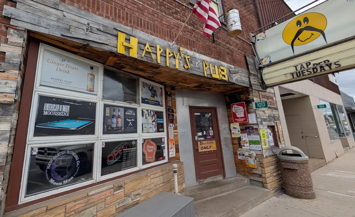 Happys Pub